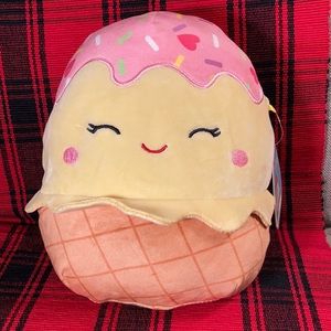 Squishmallows Clara